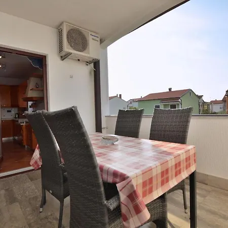 Apartament Reno *