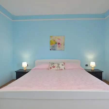 Reno Apartment *